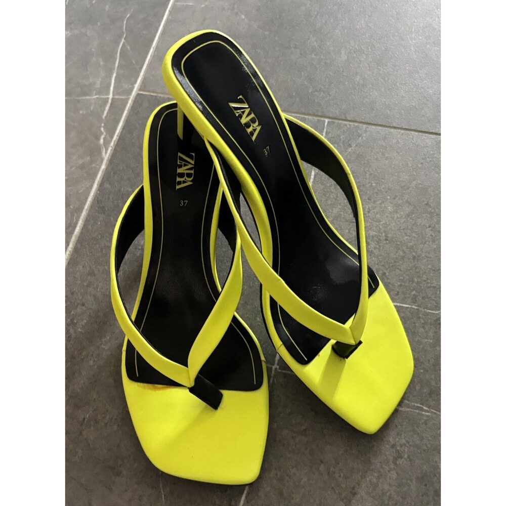 Zara Highlighter Yellow Neon Kitten Heel Women's Sandals size 37 New